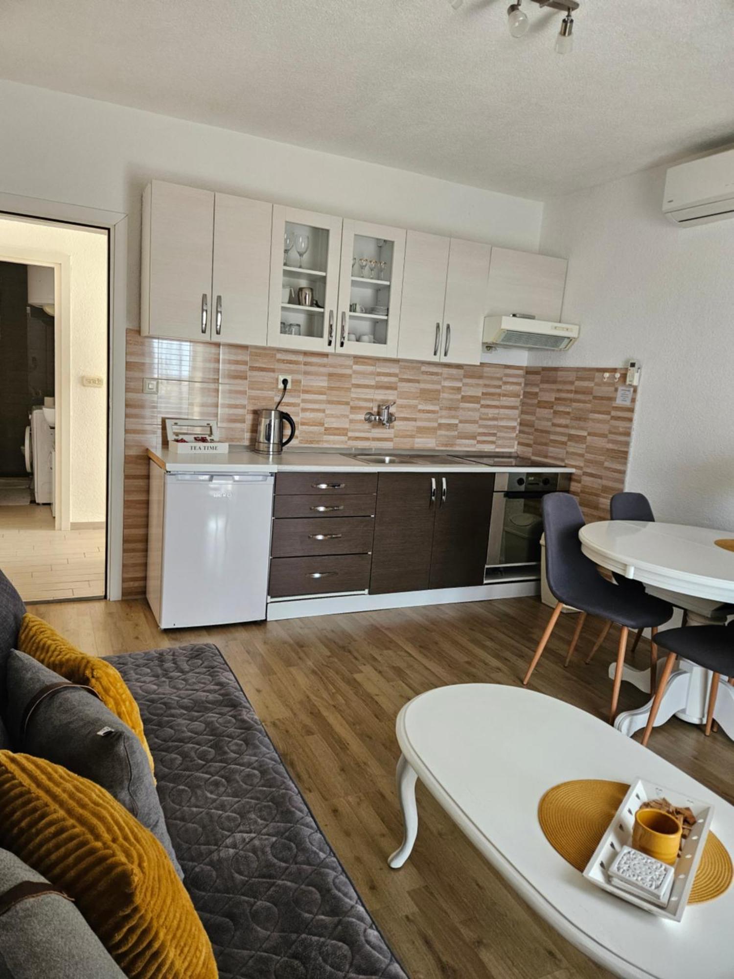 Ivana Apartment *